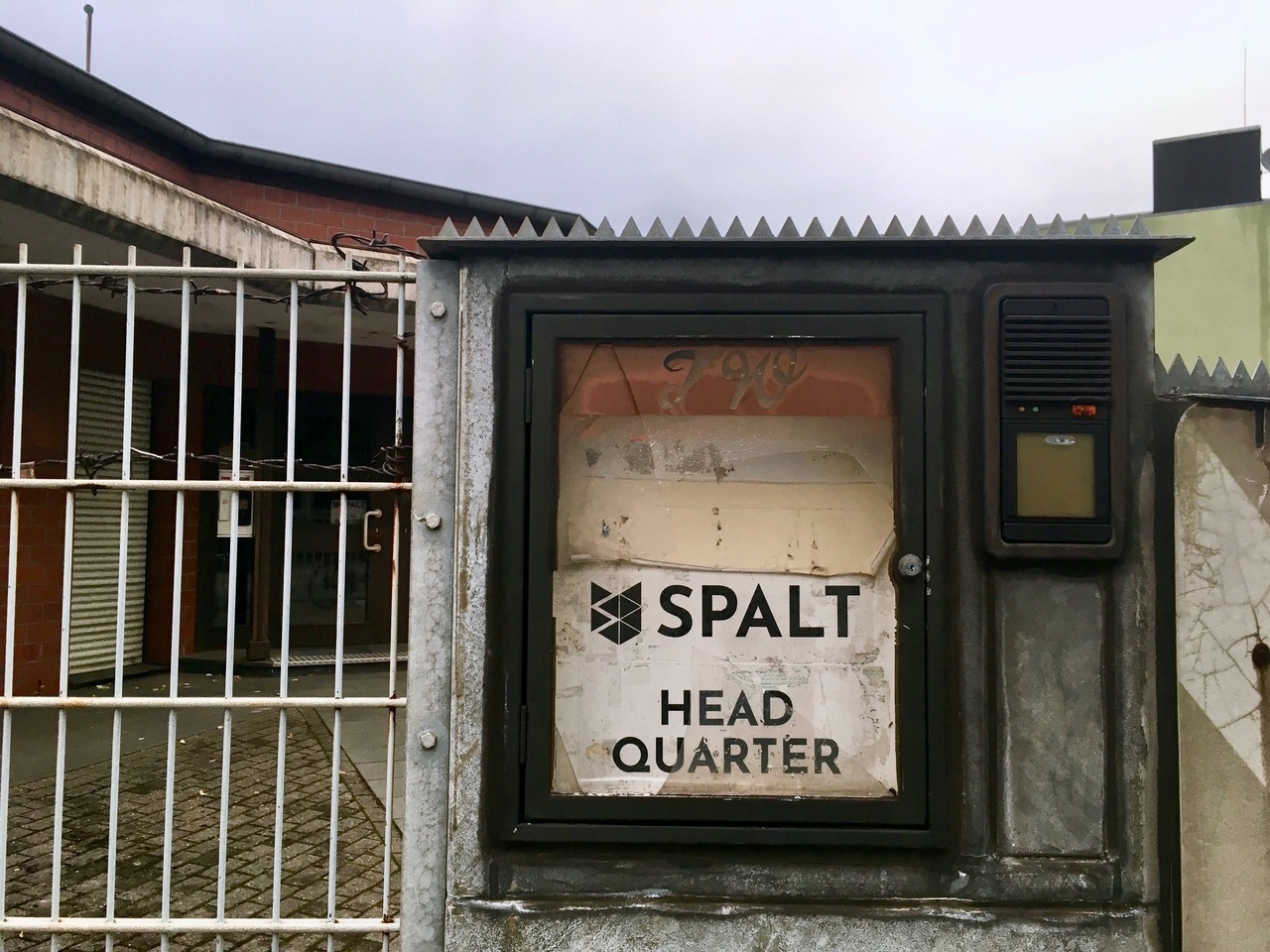 Der Spalt - Research Headquarters