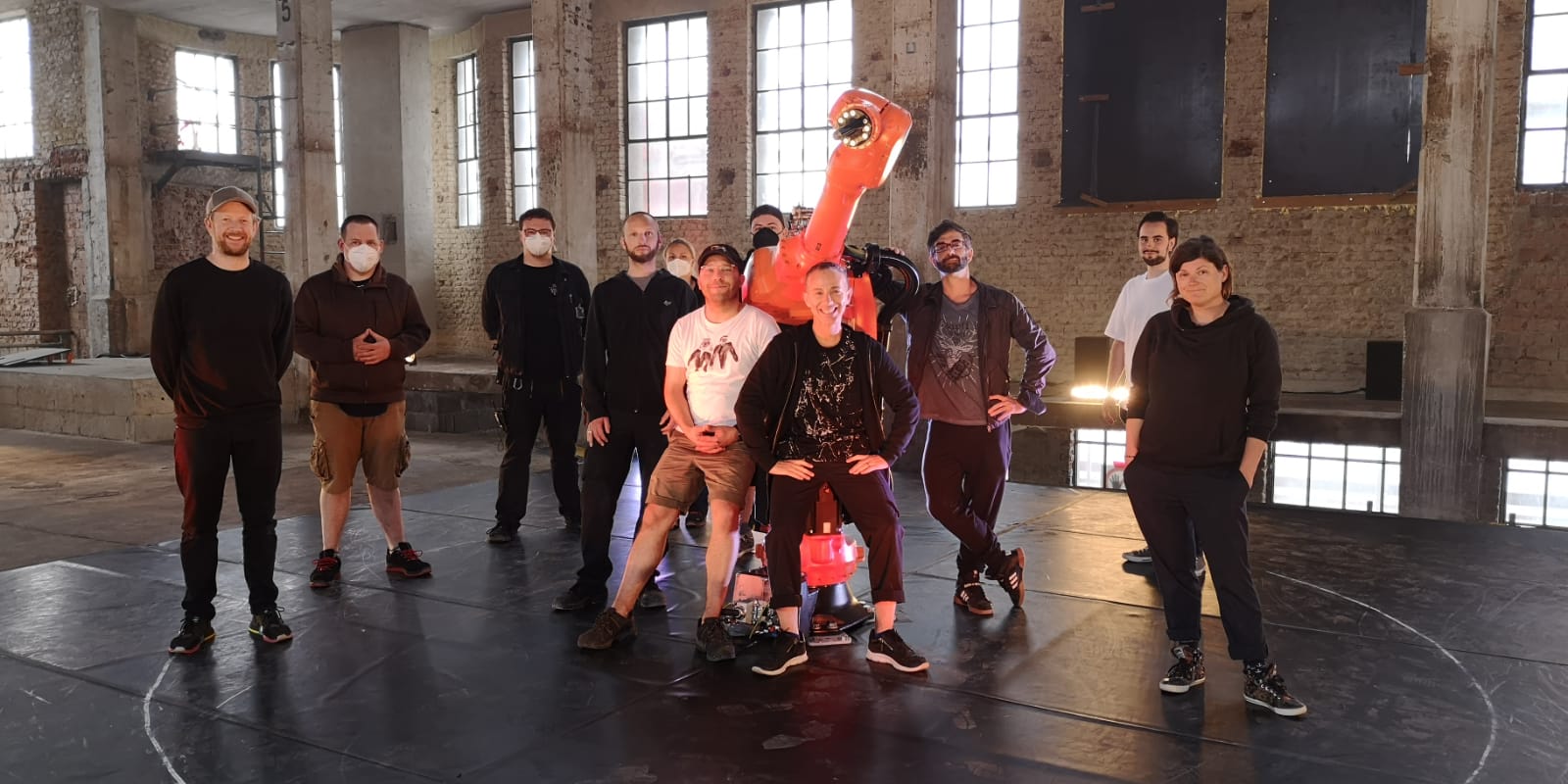 Kinesphere - Industrial Robot and Dancer