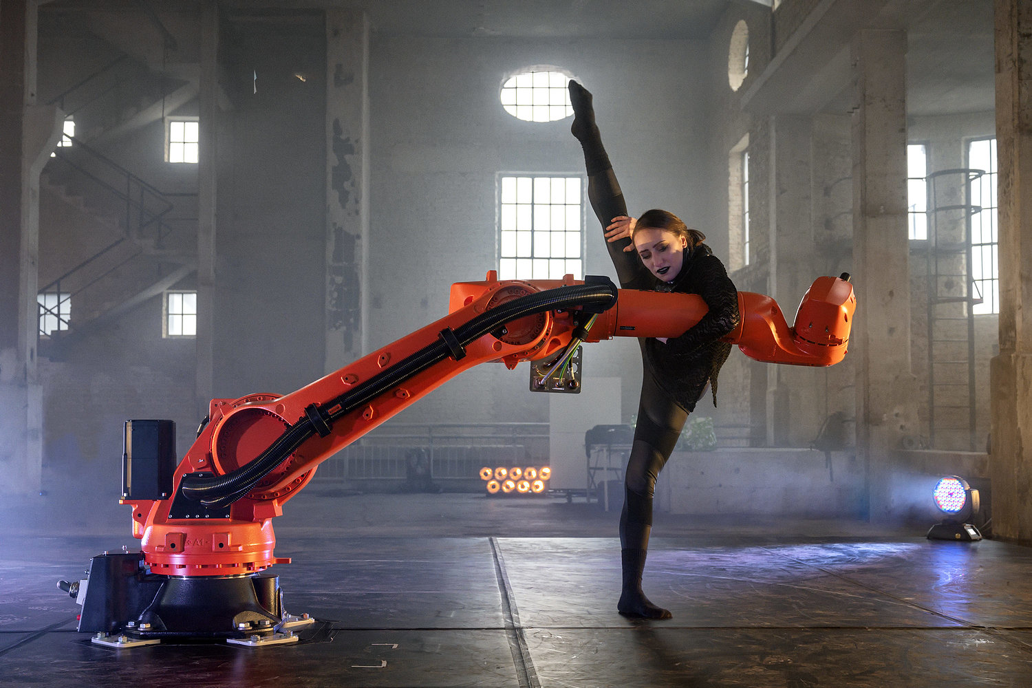 Kinesphere - Human-Machine Dance Performance